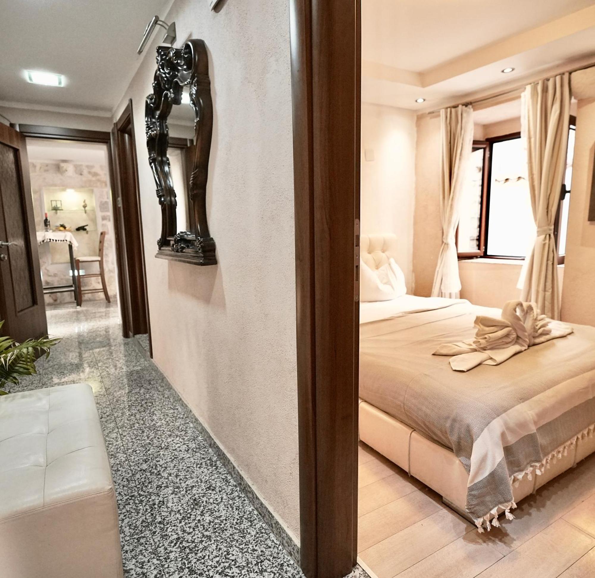 Novi Svet Apartment Kotor Bagian luar foto