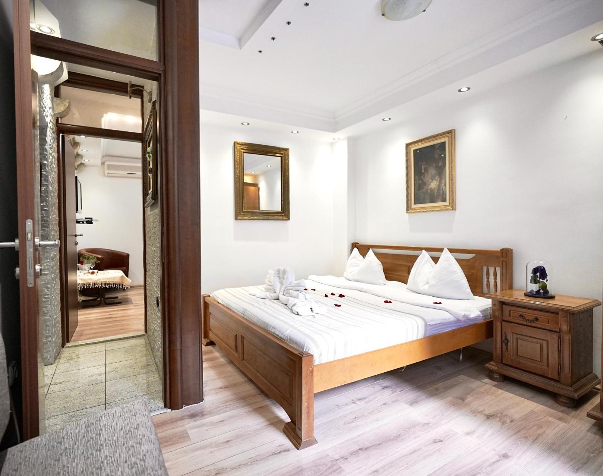 Novi Svet Apartment Kotor Bagian luar foto