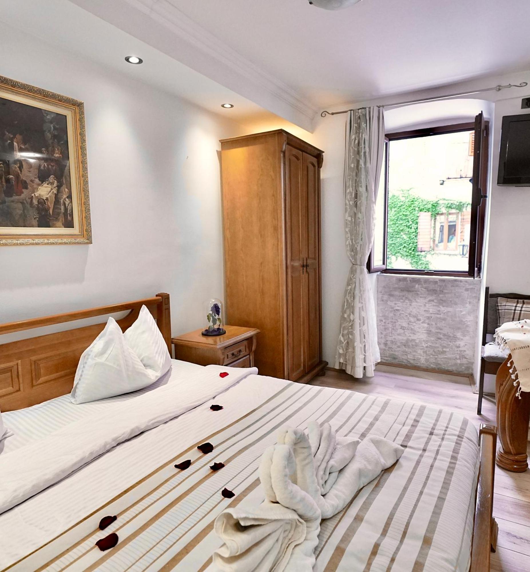 Novi Svet Apartment Kotor Bagian luar foto