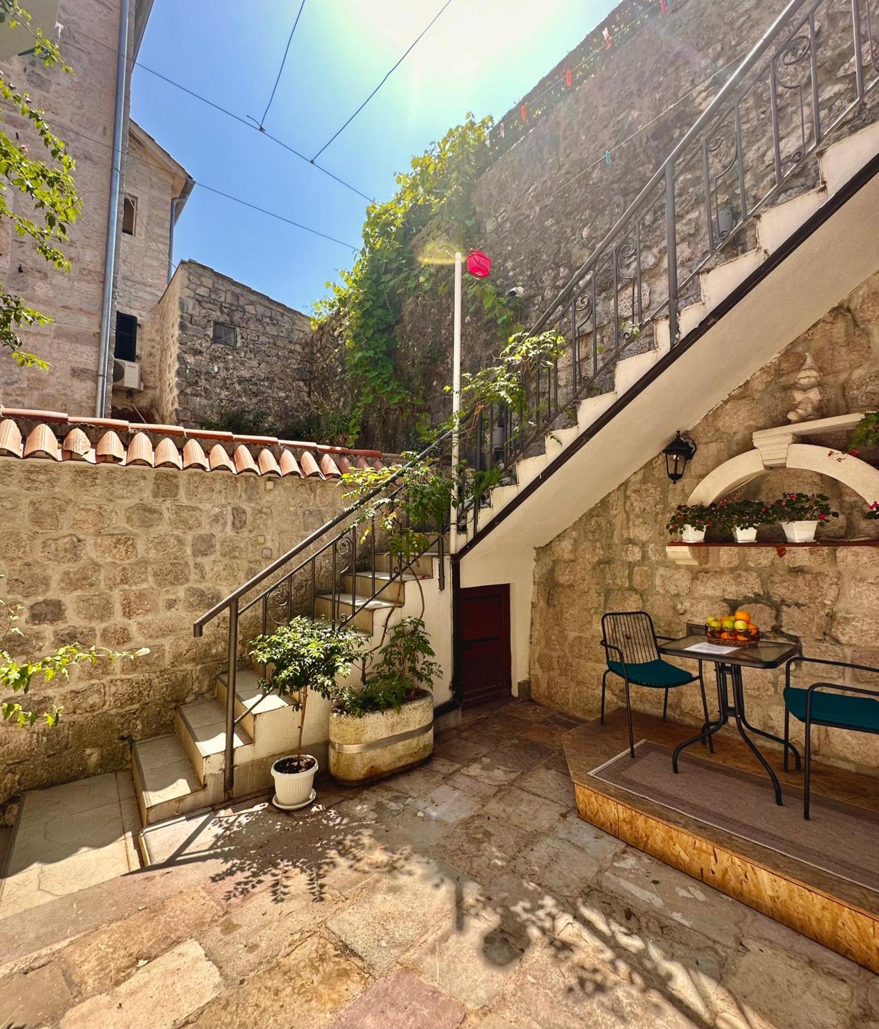 Novi Svet Apartment Kotor Bagian luar foto